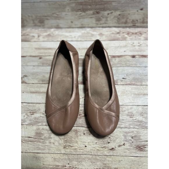 Vionic Caroll Leather Ballet Flats Women's Size 7 Tan Slip On Neutral Shoes - Picture 2 of 9